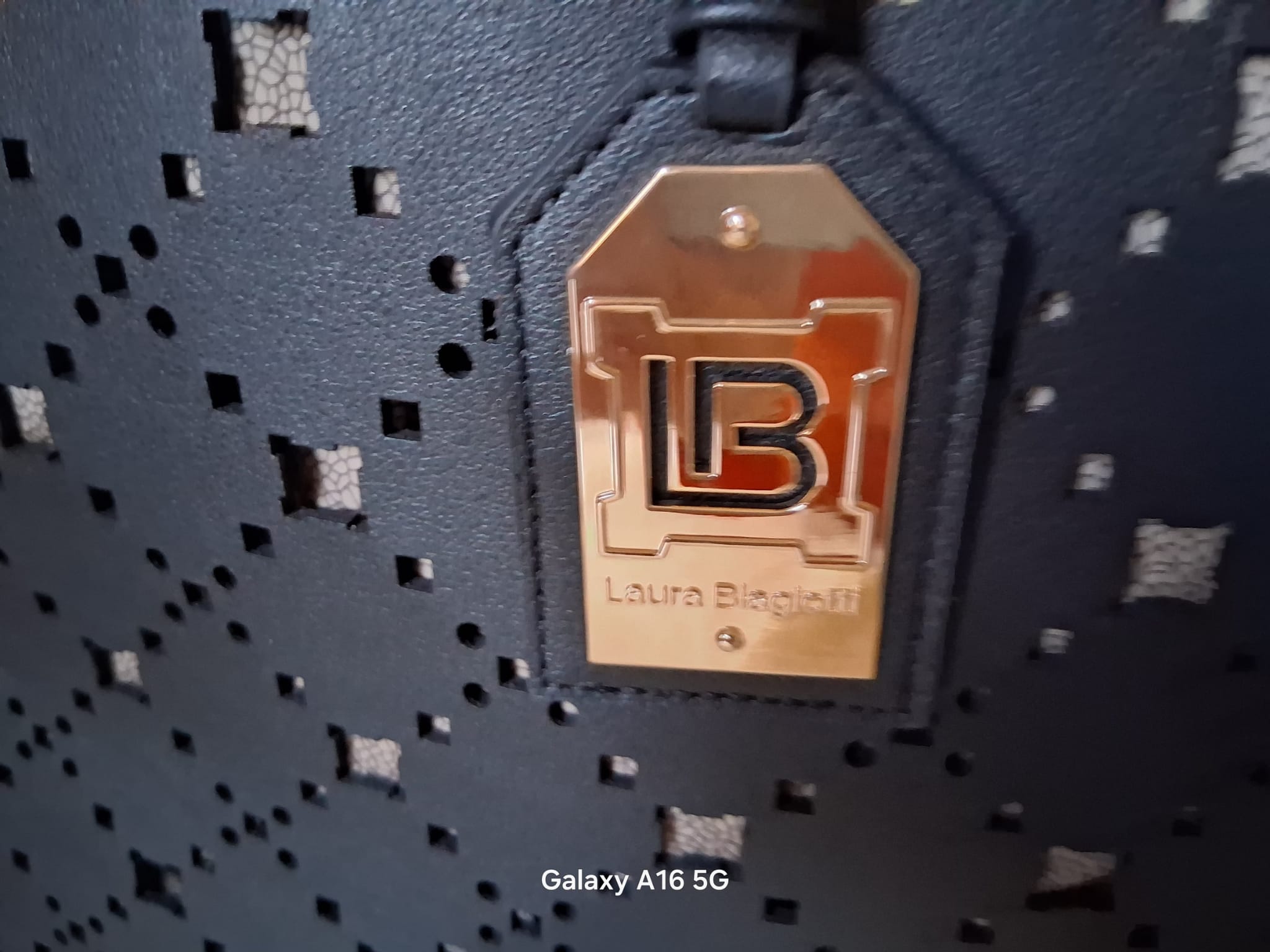 LAURA BIAGIOTTI - Mister & Miss Store